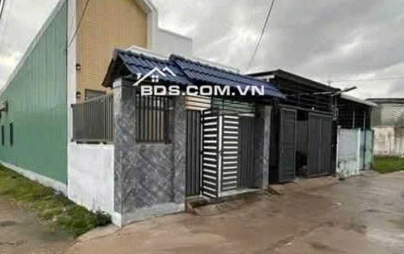 Bỏ ra đúng 1 tỷ - chìa khóa trao tận tay căn nhà gần 90m2 ở Thới Tam Thôn, Hóc Môn siêu đẹp. Đã có sổ hồng riêng