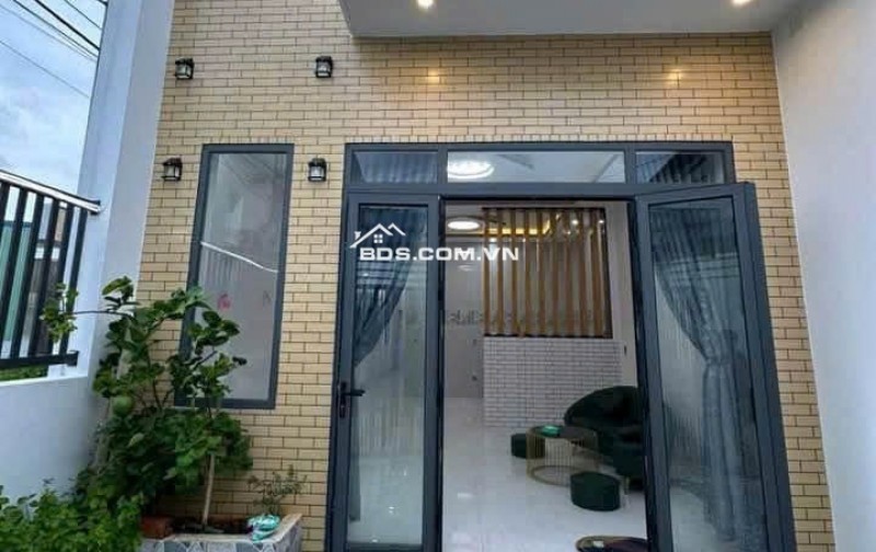 Bỏ ra đúng 1 tỷ - chìa khóa trao tận tay căn nhà gần 90m2 ở Thới Tam Thôn, Hóc Môn siêu đẹp. Đã có sổ hồng riêng