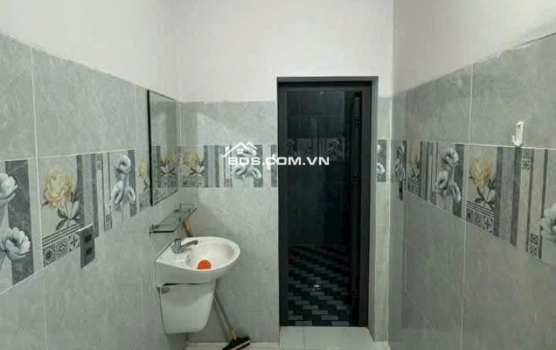 Bỏ ra đúng 1 tỷ - chìa khóa trao tận tay căn nhà gần 90m2 ở Thới Tam Thôn, Hóc Môn siêu đẹp. Đã có sổ hồng riêng