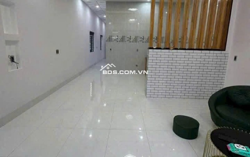 Bỏ ra đúng 1 tỷ - chìa khóa trao tận tay căn nhà gần 90m2 ở Thới Tam Thôn, Hóc Môn siêu đẹp. Đã có sổ hồng riêng