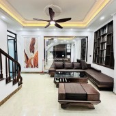 Nhà Đẹp Lạc Long Quân – 45m2 x 5 tầng – Ô tô tránh 10m, Tiện ích bạt ngàn, Giá 7.5 Tỷ