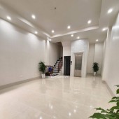 Nhà Đẹp Gần Phố, Tôn Đức Thắng, Đống Đa 40/45m, 6 tầng, mt 4.8m, giá 17.3 tỷ.