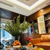 Nhà Đẹp Ô TÔ Vào Nhà, Đường Láng 121m, 5 tầng, mt 7.5m, giá 44 tỷ