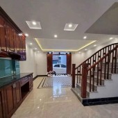 Hiếm Nhà Thạch Bàn 6 tầng – nội thất cao cấp – ô tô đỗ cửa