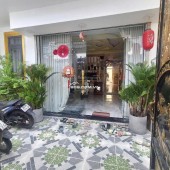 Chính chủ bán nhà 3 tầng kiên cố, rộng rãi – vị trí đẹp đường Huỳnh Tấn Phát, Quận 7