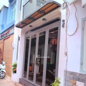 Nhà phố thiết kế hiện đại – sang trọng, phong cách tối giản 1 trệt 1 lầu 3 phòng ngủ gần Phan Xích Long 6.8 tỷ