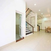 BIỆT THỰ 2 MẶT THOÁNG ÔTÔ ĐỖ CỬA - CÁCH MT VÀI CĂN - GARA RIÊNG OTO NGỦ TRONG NHÀ - NGANG KHỦNG 6.5 - CHỈ 12 TỶ