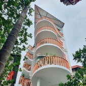 CĂN HỘ THÔNG TẦNG ĐẲNG CẤP – SỐNG NHƯ NGHỈ DƯỠNG NGAY GIỮA LÒNG LONG BIÊN   Chào mừng bạn đến với căn hộ thông tầng 3 phòng ngủ hiện đại tại 462 Ngọc Thụy – chỉ vài bước tới Trường quốc tế Pháp LFAY và KĐT Khai Sơn.