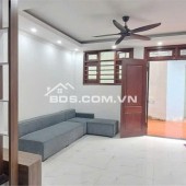 Bán nhà ngõ 564 Nguyen văn Cừ, Bồ Đề,35m 5T  oto ,KD, 7,6 tỷ .