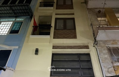 NHÀ HOT CỠ PHIM MƯA ĐỎ - ngay phố ẩm thực Bàn Cờ, 40m2, 3 tầng 4 phòng ngủ -6 tỷ (phẩy nhẹ)