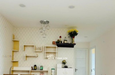 C/c  Saigon Tower, Thoại Ngọc Hầu, Tân Phú : 2p ngủ,69m2, 8tr/th