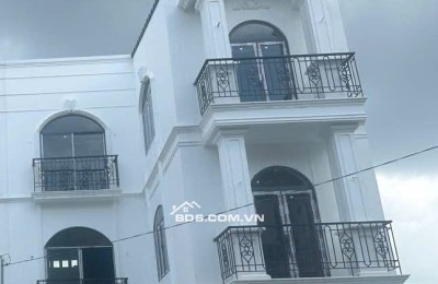 Bán căn biệt thự nhà thô mặt tiền đường Phường Bình Chiểu Thủ Đức
