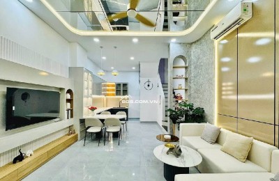  NHÀ DÂN XÂY CHẮC CHẮN – 50M RA ĐƯỜNG CỔ LINH – Ô TÔ ĐỖ CỬA – AN NINH TỐT – DÂN TRÍ CAO 