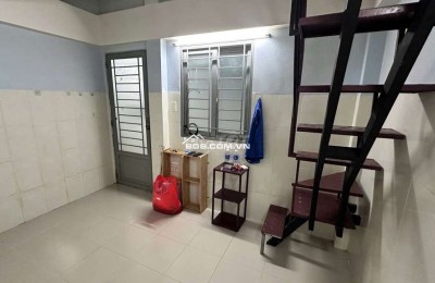 Cho Thuê Phòng trọ kiểu CCMN Quận 4 mới chỉ 4 triệu/tháng có lầu ở được 2 người.