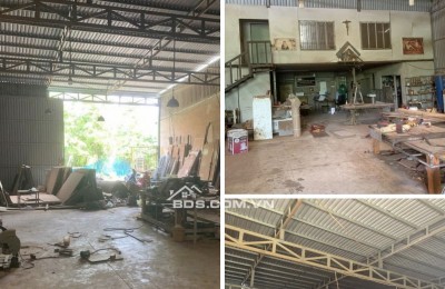 Cho thuê nhà xưởng 400m2 kè rạch Thạnh Lộc Quận 12