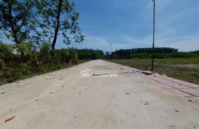 Chính chủ bán đất gần trung tâm Chơn Thành, sổ sẵn, xây dựng tự do