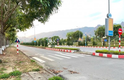 Cần bán đất mặt đường Trường Chinh, trung tâm TP Lai Châu