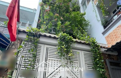 Nhà bán ngay Lạc Long Quân, Diện tích 4 x 15, 4 tầng, 3 phòng mới ở ngay, Giá chỉ nhỉnh 7 tỷ