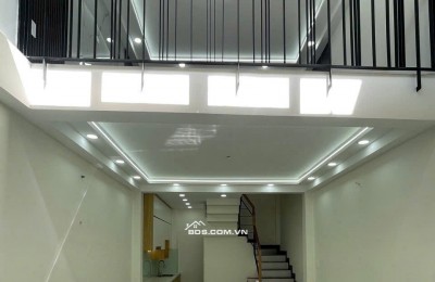 Tân Kỳ Tân Quý xe hơi đậu cửa chỉ cách AEONMall Tân Phú chỉ vài phút.