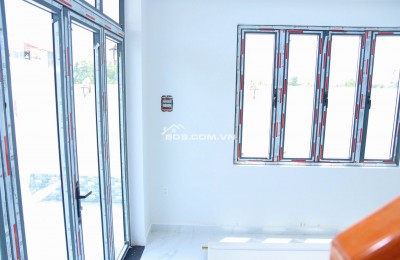 BÁN NHÀ ĐẸP TRUNG TÂM THỊ TRẤN CẦN ĐƯỚC BÀN GIAO FULL NỘI THẤT