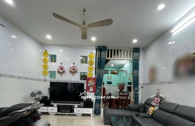 NHÀ BÁN CÁCH MẠNG THÁNG 8, P5- TÂN BÌNH- NGANG 5m- 8.xtỷ