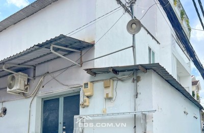 Chính chủ cần bán nhà Mặt Tiền hẽm 1056 Huỳnh Tấn Phát. Quận 7