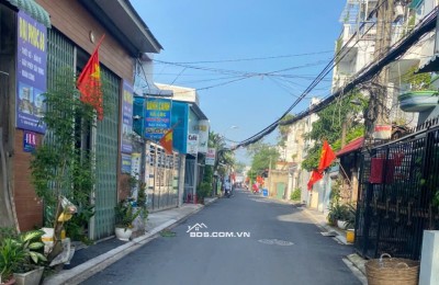 Bán nhà 2 tầng 53m2 Quốc lộ 13 gần UBND phường hiệp bình phước, chỉ 4 tỷ