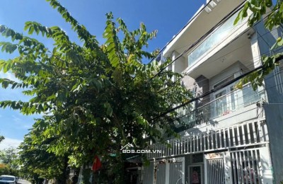 Siêu phẩm nhà 3 mặt tiền đường Trường Chinh nở hậu đang cho thuê.