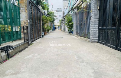 BÁN GẤP Nhà Hẽm Huỳnh Tấn Phát, Quận 7 - Vị Trí Vàng,5x19- 8 ty5