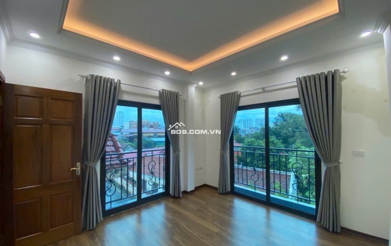 Bán nhà trung tâm Ngô Quyền – Hà Đông | 67m² – Mặt tiền 4,3m – Nhà 4 tầng chắc chắn | Ô tô đỗ cổng – Vài mét ra phố | Giá chỉ 13 tỷ