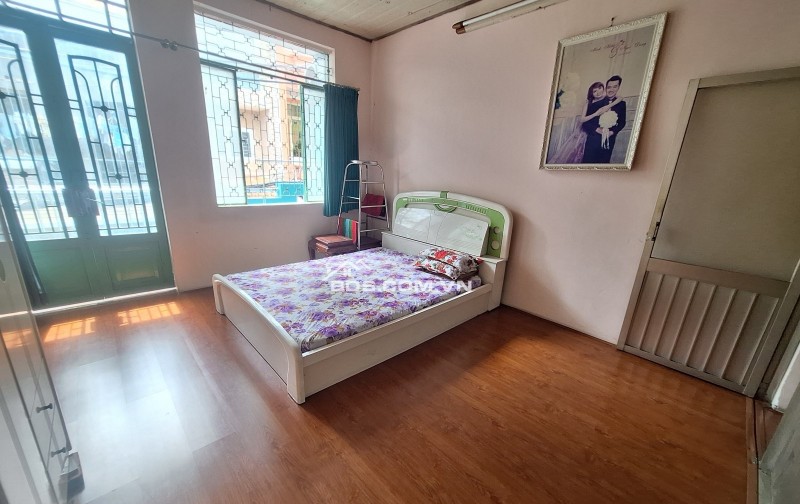 BÁN NHÀ KHU VIP TÂN BÌNH HẺM XE HƠI 1 TRỤC SÁT MẶT TIỀN CMT8 2 TẦNG GIÁ CHỈ 5.99 TỶ TL