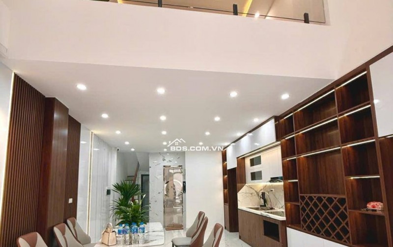 Nhà Đẹp Thang Máy Trường Chinh 39/43m, 6 tầng, mt 7.3m, giá 12.8 tỷ.