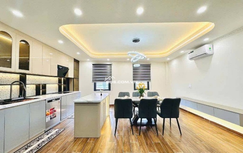 Nhà Đẹp Thang Máy Thịnh Quang 40m, 7 tầng, mt 5.5m,  giá 15.2 tỷ.