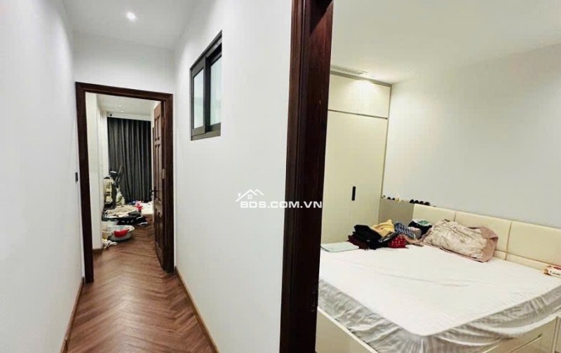 Nhà đẹp Tây Hồ - Lạc Long Quân, DT65m2, MT4.5m, 7 tầng, gara ôtô, ôtô đỗ cửa ngày đêm