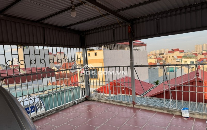Chính chủ cần bán nhà 5 tầng, DT 30 m2 sử dụng riêng và 10 m2 sử dụng chung, tại Vân Canh, Hà Nội