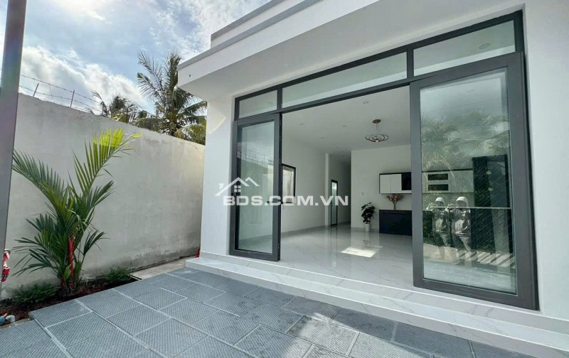 KÈO THƠM CĂN NHÀ CẤP 4 XÂY MỚI, GIÁ 1.43 TỶ, CÁCH CẦU HOÁ AN 15 PHÚT