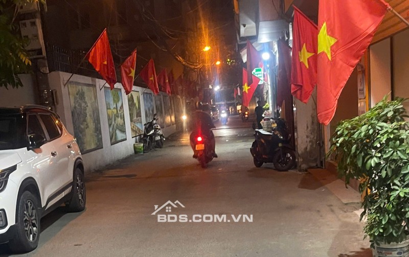 Nhà riêng phường Khương Trung 83m2 x 3 tầng, giá cực rẻ cho nhà đầu tư xây CCMN, CHDV
