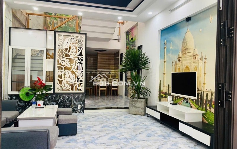 Bán nhà 3 tầng 3 mê đường Ngọc Hồi - sát Lý Thái Tông