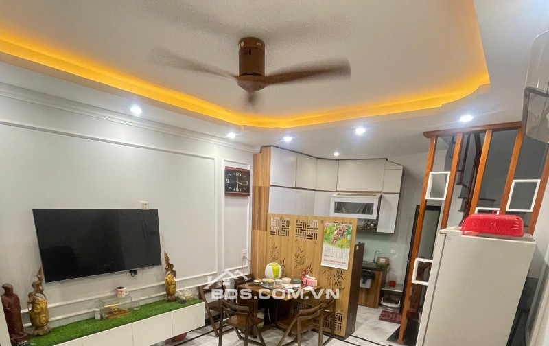Chính chủ cần bán nhà 5 tầng, DT 30 m2 sử dụng riêng và 10 m2 sử dụng chung, tại Vân Canh, Hà Nội