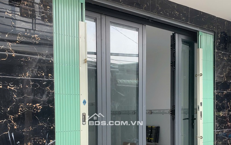 Bán nhà 1 trệt 1 gác suốt cách Nguyễn Văn Linh chỉ 100m nhà mới tinh