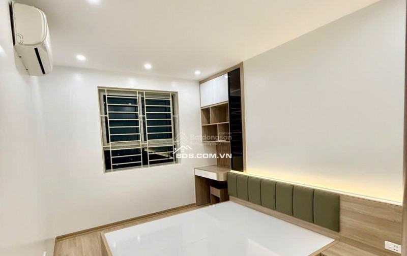 Em cần bán gấp CH 75m2 (3PN 2WC)- 5.5 tỷ ,view đẹp tại KĐT Mễ Trì Hạ, sẵn sổ, full đồ, có slot
