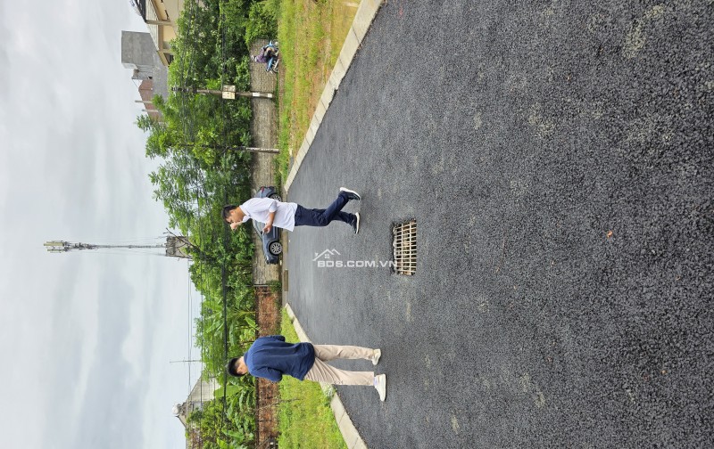 Cần bán đất hòa lạc nằm tại trung tâm đô thị vệ tinh  gần ga metro gần đh quốc gia lh 0987150666 e gửi tt chi tiết ạ.