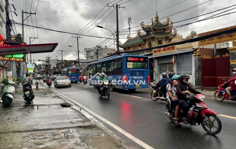 Bán nhà 1 trệt 1 lầu đường Tô Ngọc Vân Thủ Đức nhà 1 đời chủ 30 năm
