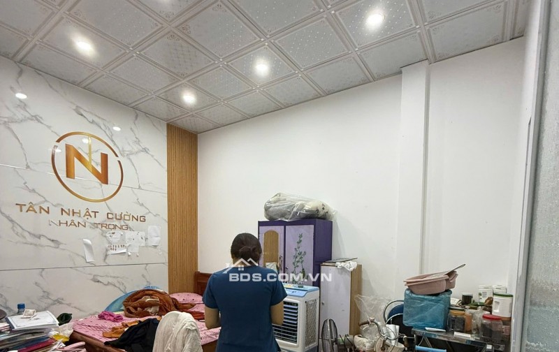 Nhà gác lững đường Phùng Hưng - trục đường 10,5m kinh doanh thông biển