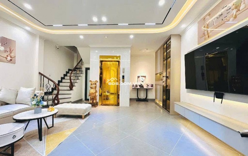 Nhà Đẹp Thang Máy Thịnh Quang 40m, 7 tầng, mt 5.5m,  giá 15.2 tỷ.