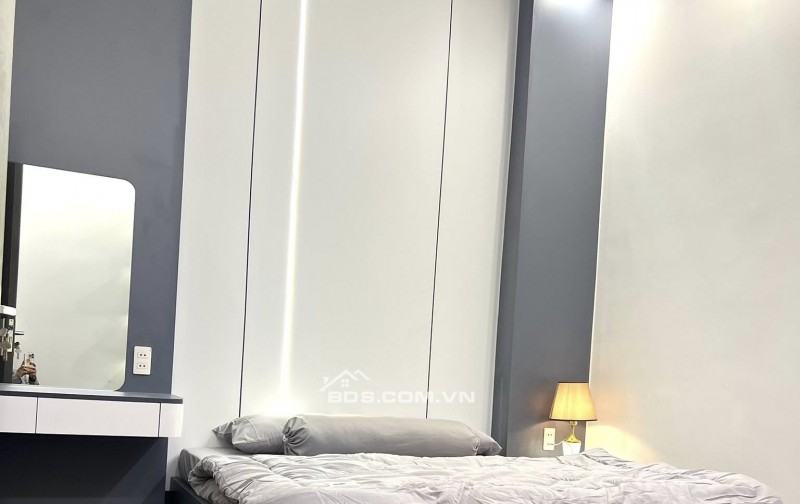 Bán nhà 3 tầng Full nội thất- đường Vũ Quỳnh - SÁT BIỂN