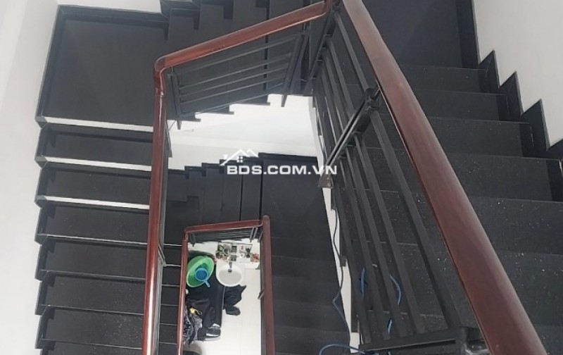 Gia chủ cần bán gấp! Chỉ 8,5 tỷ là có ngay căn biệt thự mini ngay Nguyễn Thị Hà, Hóc Môn - DT 5,5×20m cùng 1 trệt 2 lầu 4 phòng ngủ, sân thượng