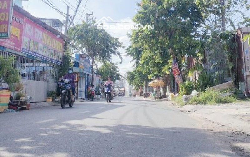 BÁN KHO XƯỞNG MẶT TIỀN TRẦN VĂN MƯỜI – XÃ BÀ ĐIỂM, HÓC MÔN  Diện tích: 450m² (8×40m) – Sổ riêng, pháp lý rõ ràng  Giá: 15 Tỷ (TL chính chủ)