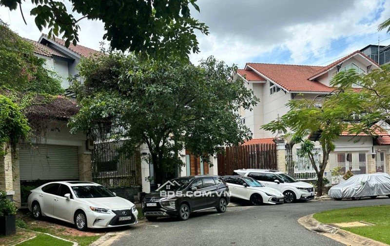 Bán Gấp Biệt Thự Nam Phú – Q7 – View Công Viên – Khu Compuond Khép Kín - Hồ Bơi Riêng