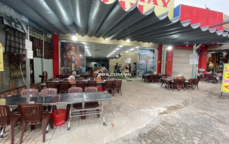 Mặt tiền Mã Lò nhộn nhịp quá, nhiều vị trí đẹp để đầu tư...